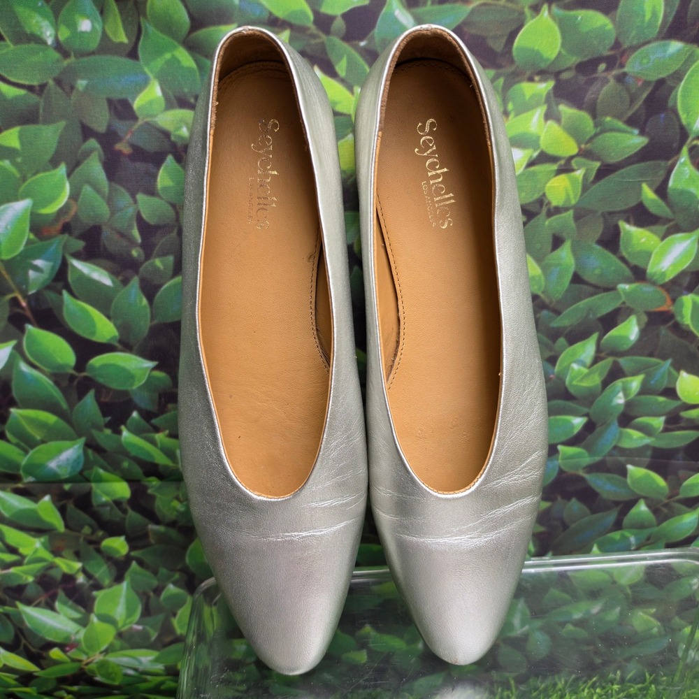 Seychelles Women Silver Metallic Leather Almond Toe Ballet Flats Size 7